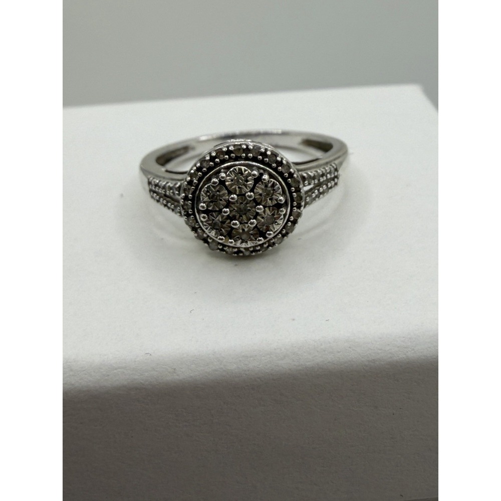 925 Sterling Silver Diamond Cluster Halo Ring Size 7.75 Round Diamond Chips